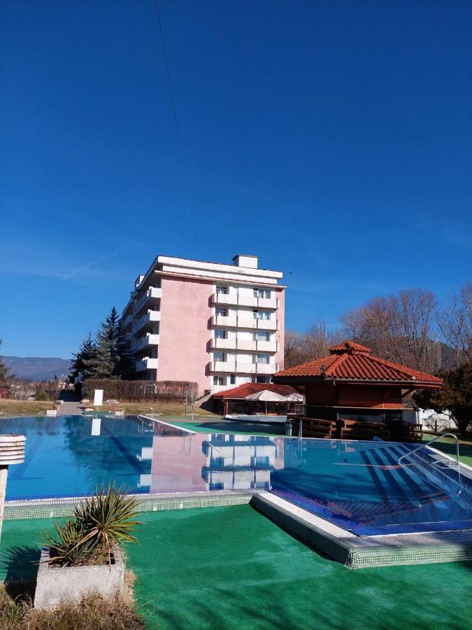 Pochivna Stanzia Vitosha Hotel Velingrad Bagian luar foto