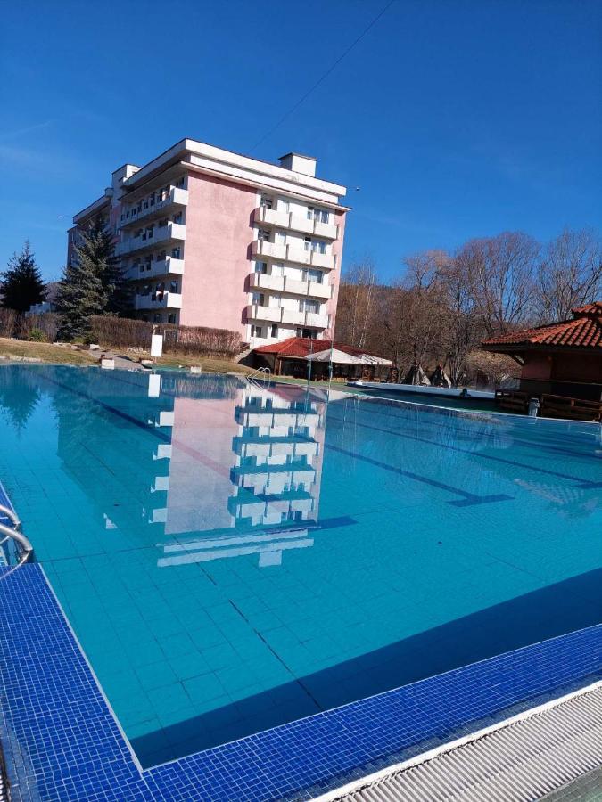 Pochivna Stanzia Vitosha Hotel Velingrad Bagian luar foto