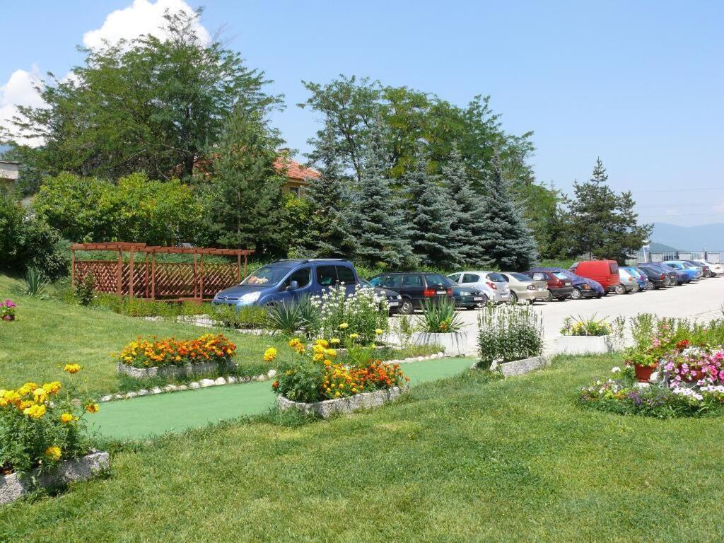 Pochivna Stanzia Vitosha Hotel Velingrad Bagian luar foto